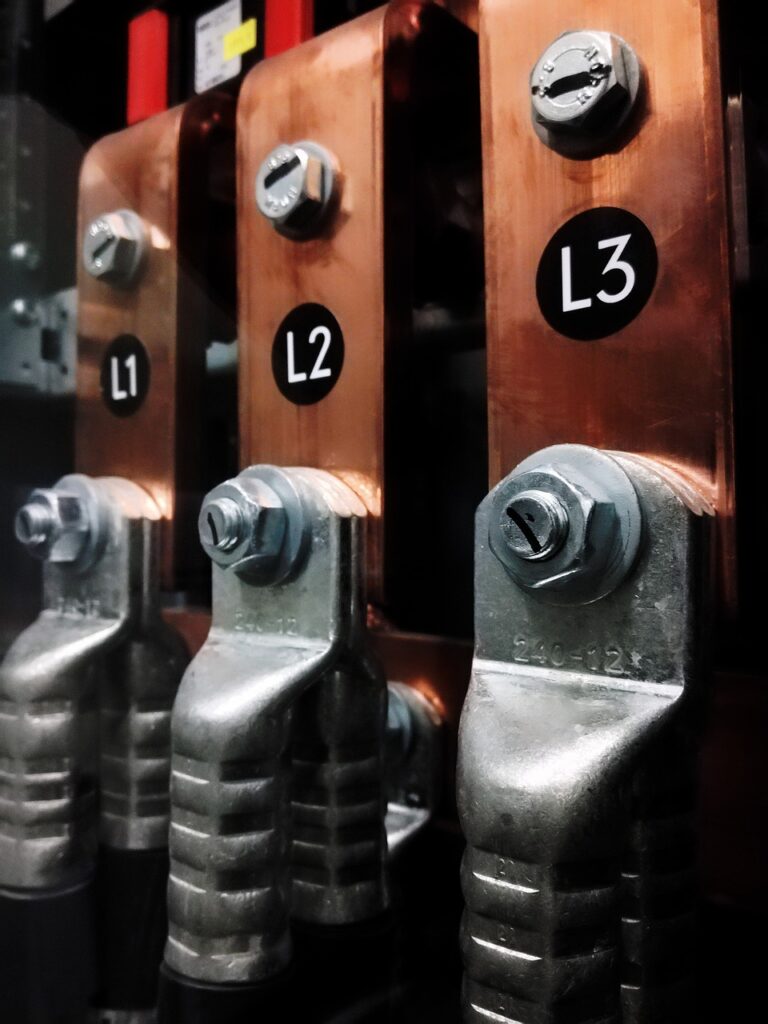 g6c8b4dfe3a96f9ae7995fb5a54544e8348e6515c379943d1c824149a69e492dae9f0baba6adb6c21ab2cddd0c923dc2d889ed3a445df843c6381fa5d2575f3c1_1280-1981655 management, cable, electricity